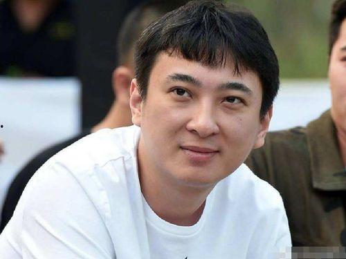 娱乐圈资深吃瓜人,揭秘幕后真相，带你领略明星圈层风云
