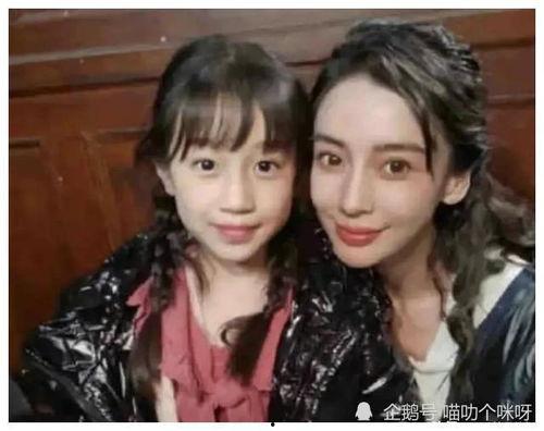 女主在娱乐圈里吃瓜,女主的吃瓜日常
