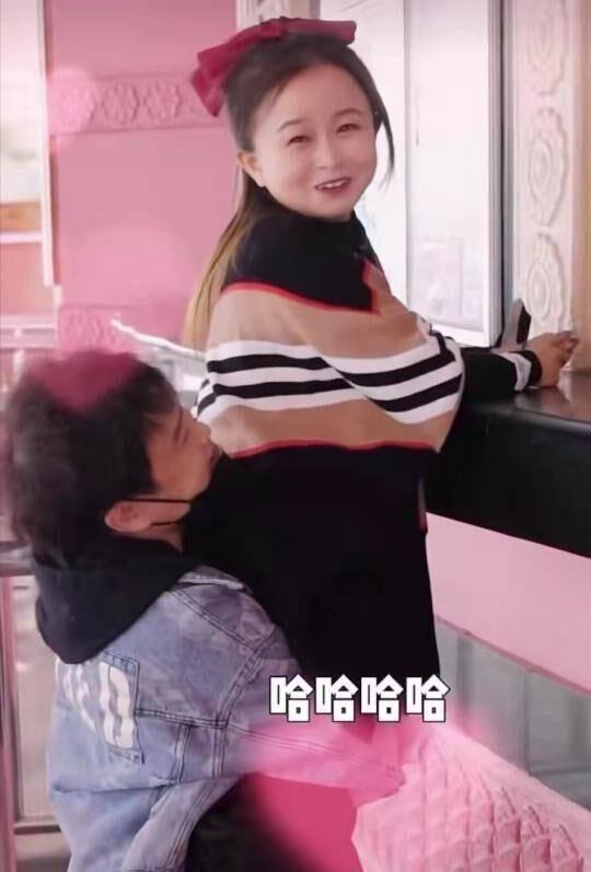 娱乐吃瓜酱最萌身高差,娱乐吃瓜酱带你领略明星们的甜蜜反差萌